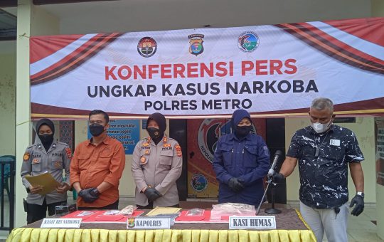 Satres Narkoba Polres Metro Ungkap Kasus Narkoba Jenis Ganja dan Sabu-sabu "motivasinews.com"