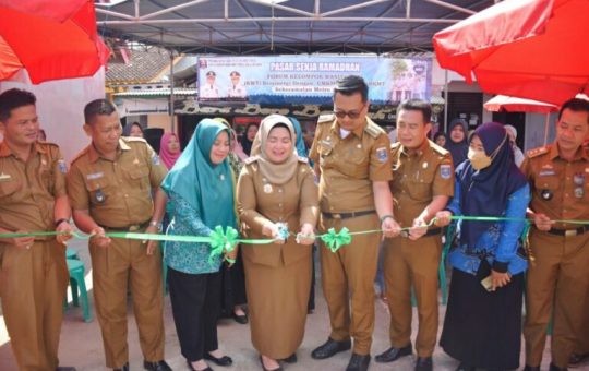 Dinas Koperasi UMKM Dan Perindustrian Bersama KWT Metro Selatan Gelar Pasar Senja Ramadhan 